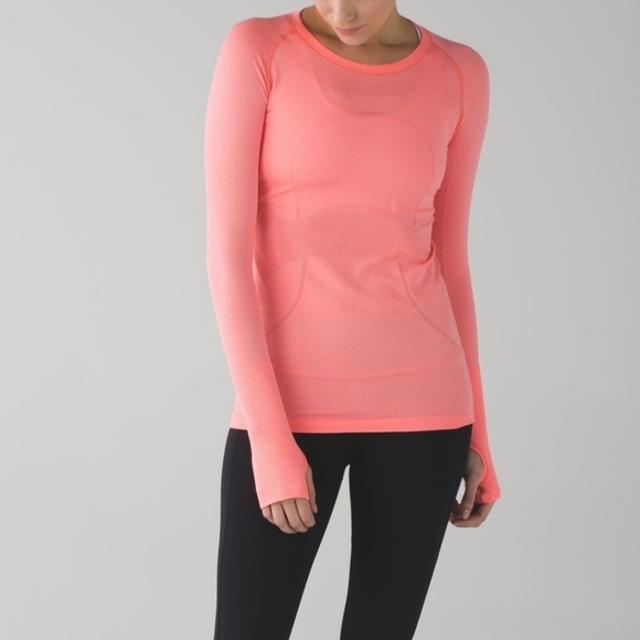 lululemon athletica Tops - Lululemon Swiftly Tech Long Sleeve Crew in Heathered Very Light Flare Size 4